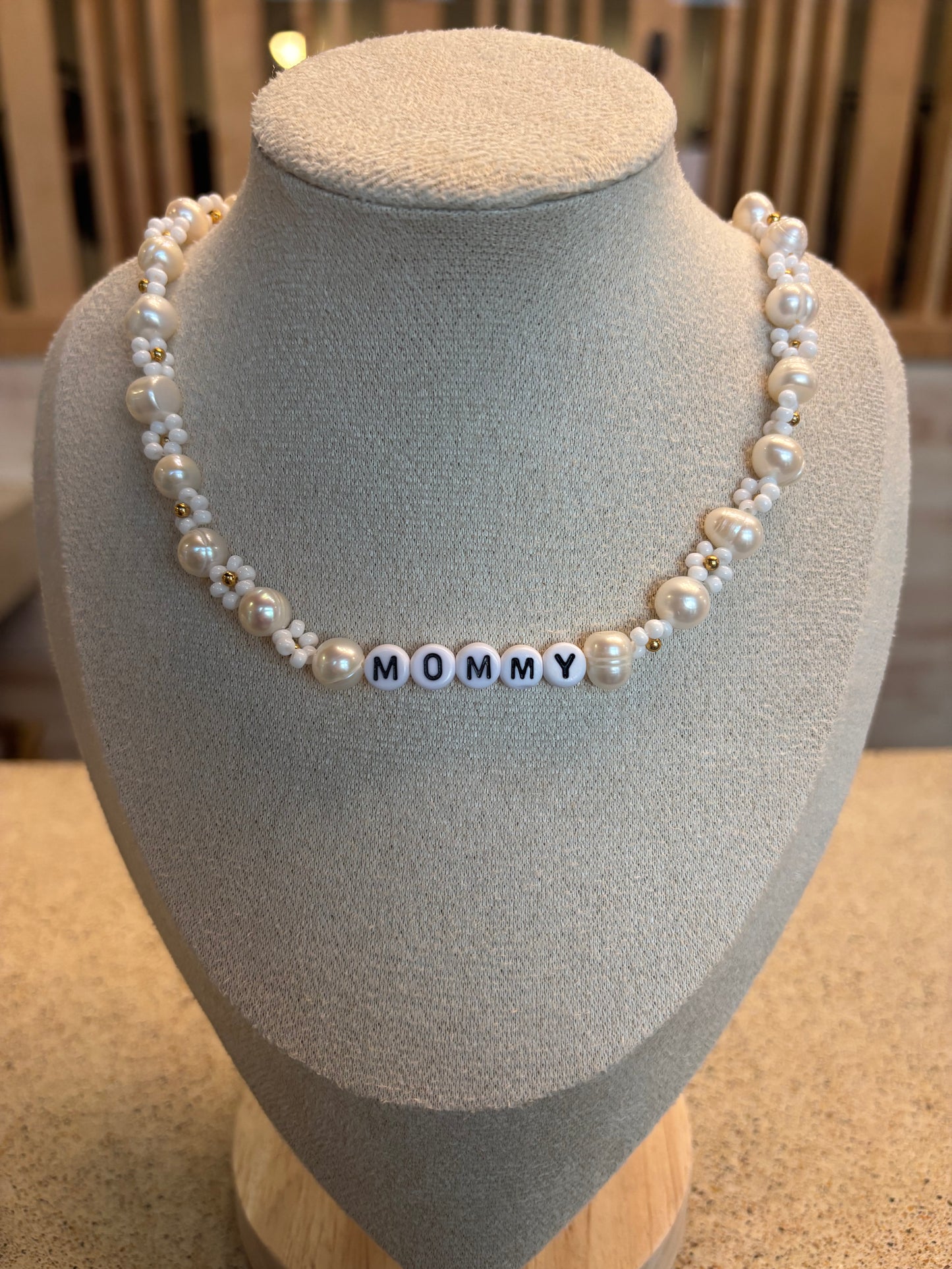 Au Naturale - Mommy Fleur Pearl Choker Necklace