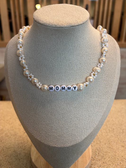 Au Naturale - Mommy Fleur Pearl Choker Necklace