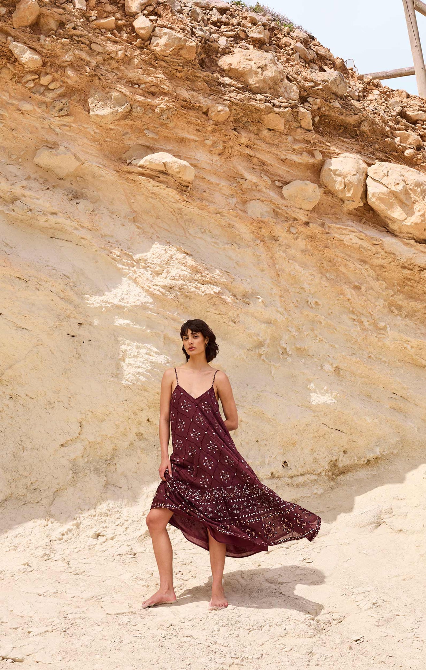 Juliet Dunn - Mosaic V-Neck Midi Dress -Black Cherry