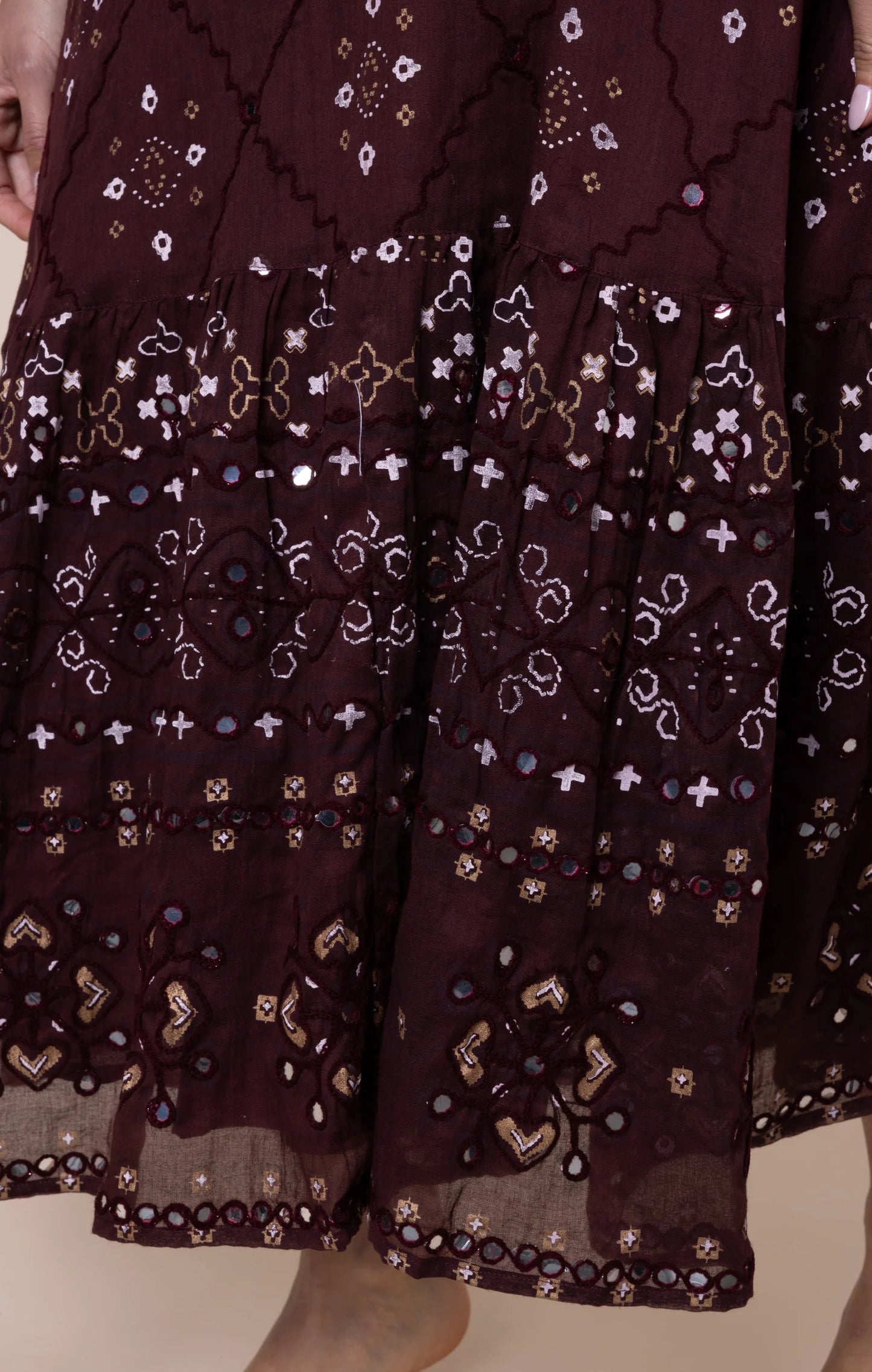 Juliet Dunn - Mosaic V-Neck Midi Dress -Black Cherry